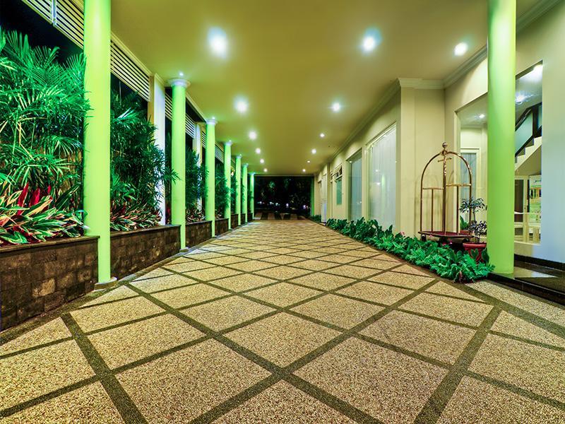 Riverstone Hotel & Cottage Batu  Extérieur photo