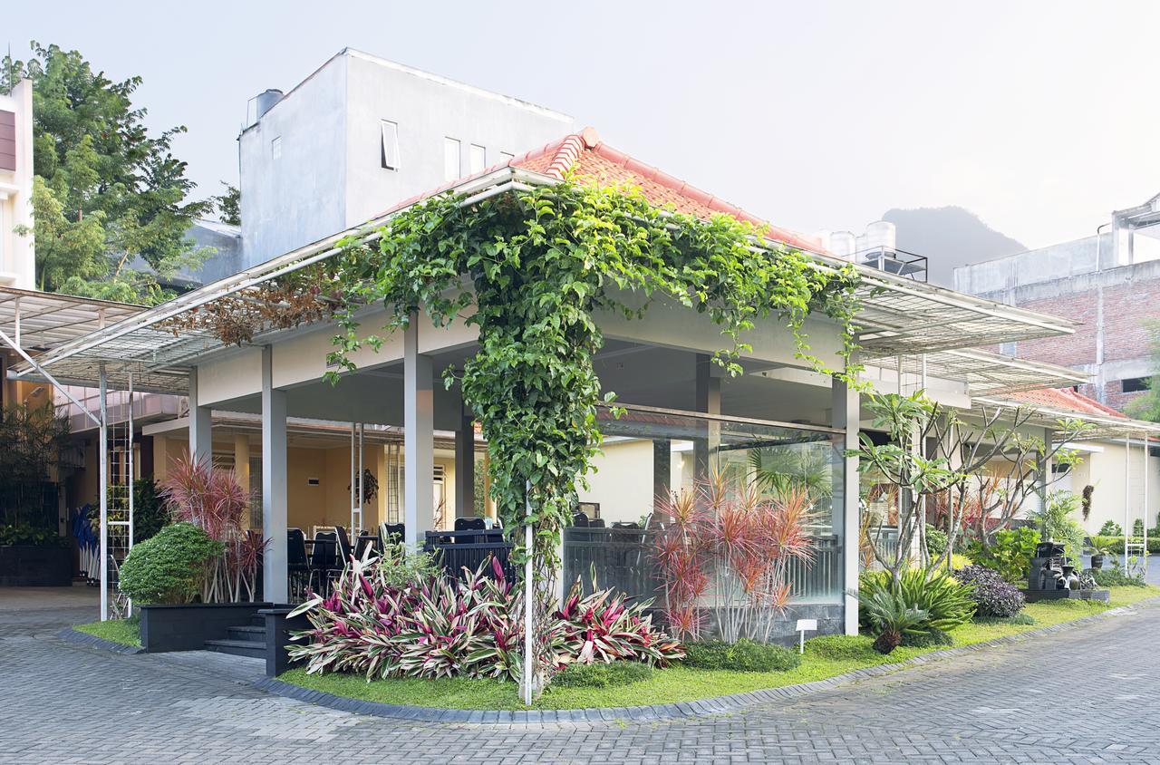 Riverstone Hotel & Cottage Batu  Extérieur photo